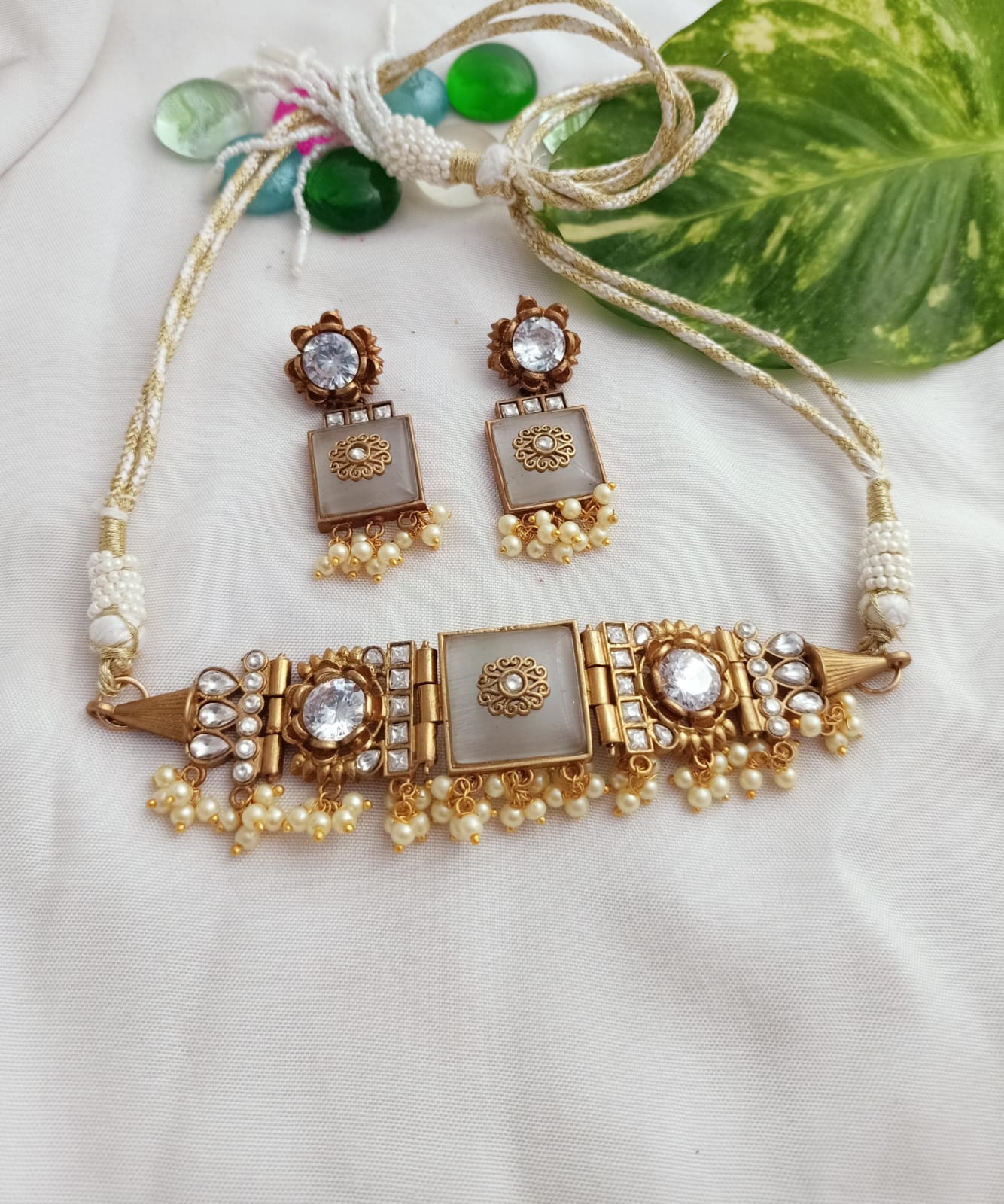 Shuhani Antique gold white stone choker with Earrings