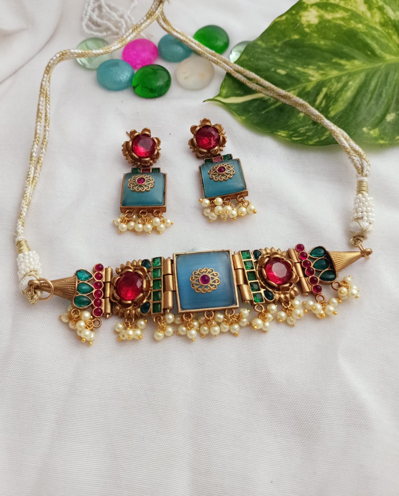 Shuhani Antique gold choker with Earrings