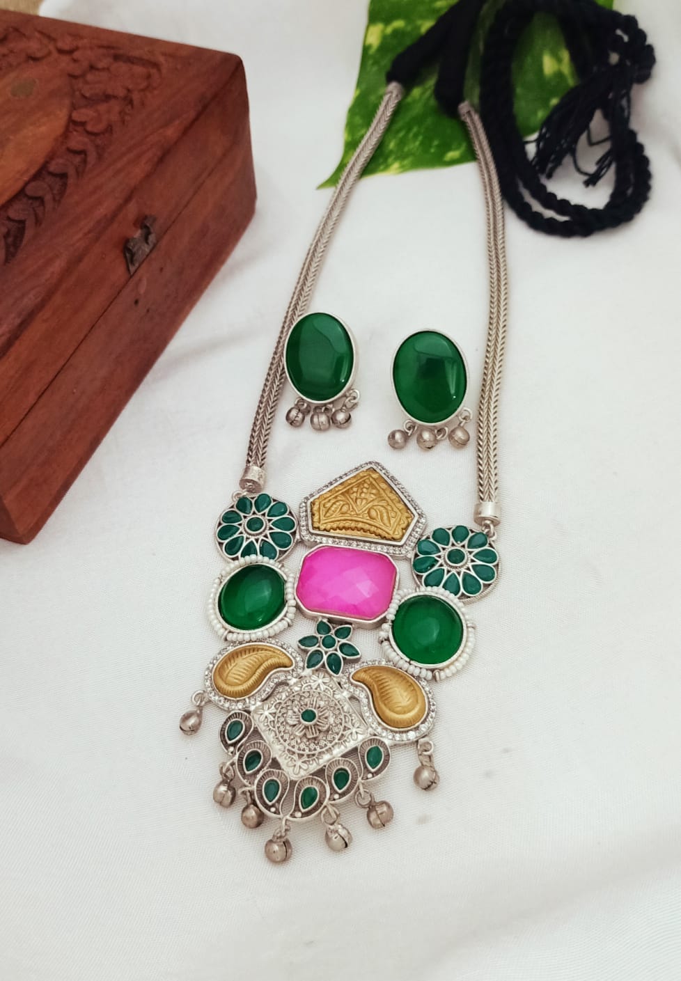 Beautiful Handcrafted Silver-Plated Fusion Necklace with Earrings