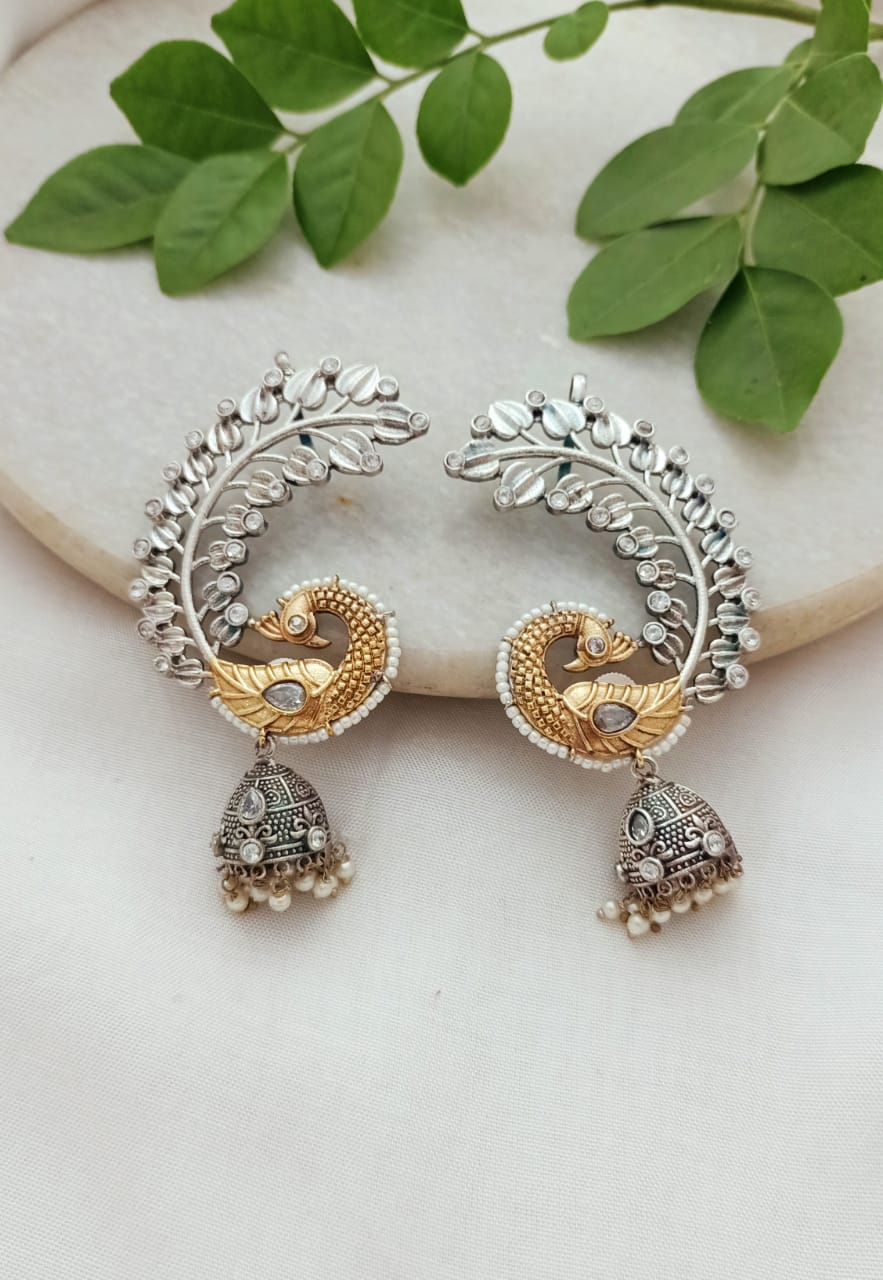 Morni Statement Vintage Dual Tone Leaf Motif Earcuff
