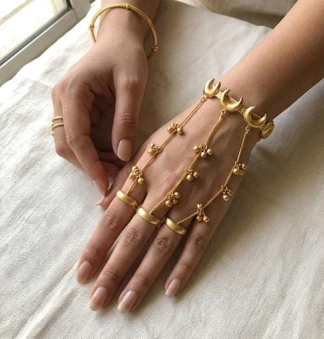 Heer Golden Crescent Bridal Hathphool – Traditional Hand Jewellery