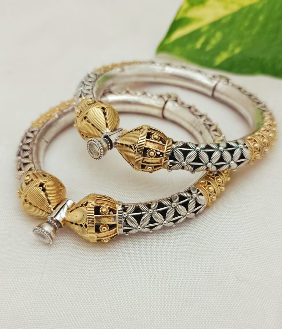 Dual tone handmade bangles 