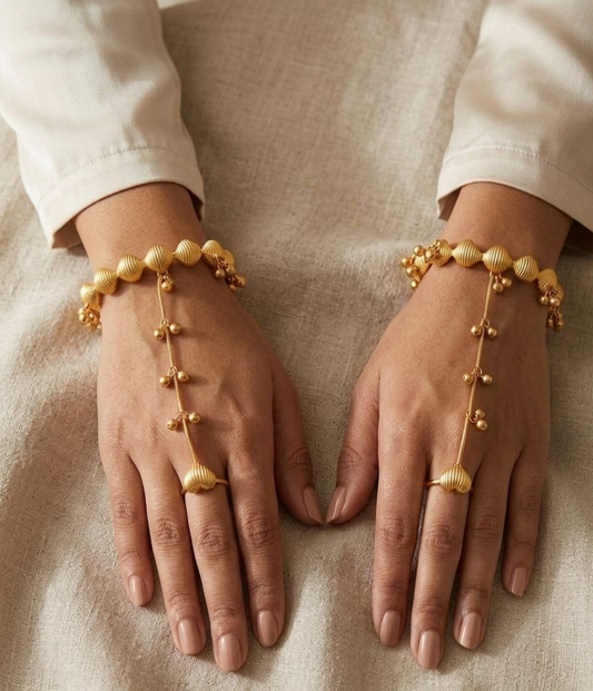 Noor Handmade Gold Plated Hathphool Bracelet – Elegant Hand Harness Jewellery for Women