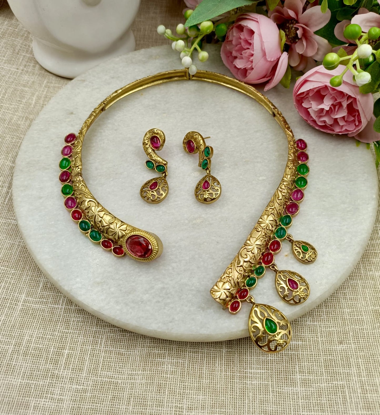 Beautiful Ahana Gold Plated Collar Hasli With Earrings