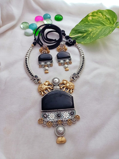 Ahana Dual tone Hasli with earrings