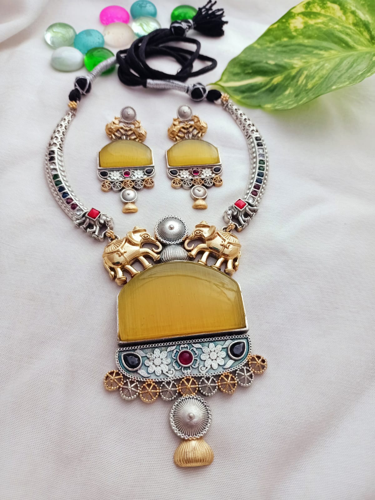 Ahana Dual tone Hasli with earrings