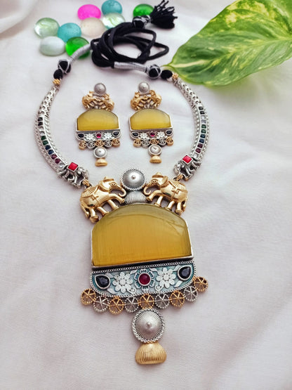 Ahana Dual tone Hasli with earrings