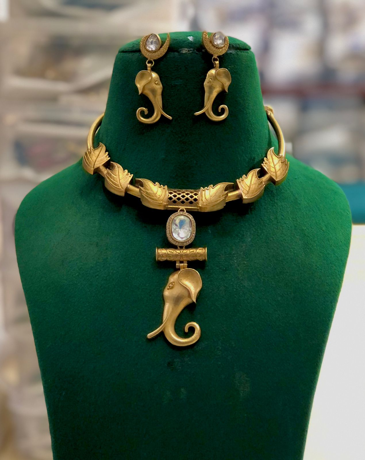 Avni Kundan Gold Plated rajwadi neckpiece with Earrings