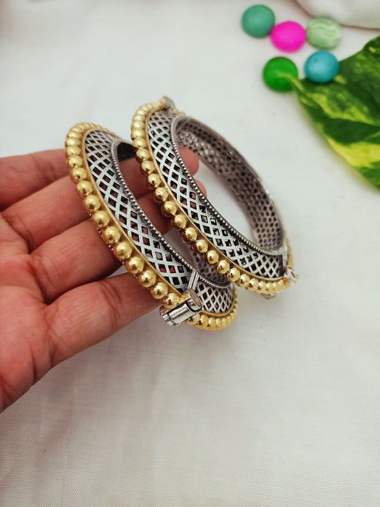 Beautiful Dual Tone Elegant Openable Bangle