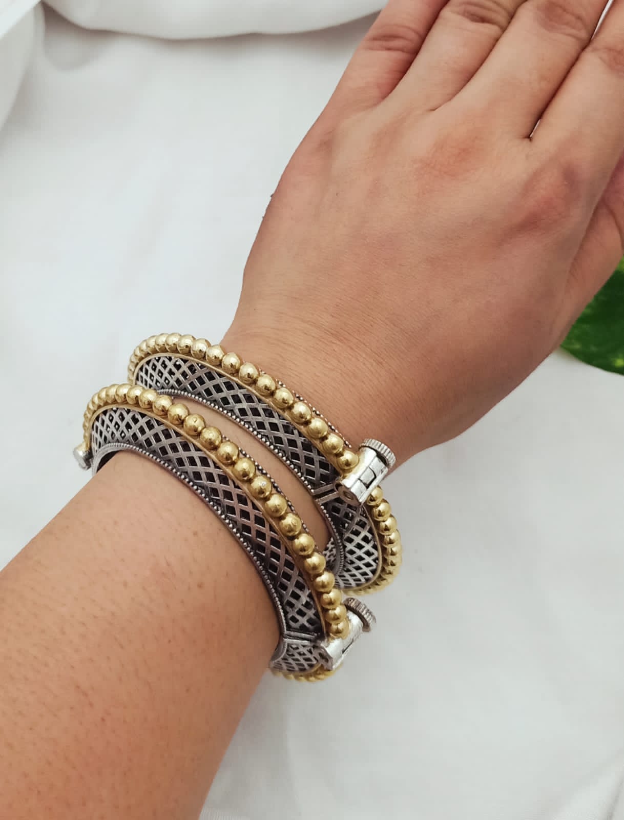 Beautiful Dual Tone Elegant Openable Bangle