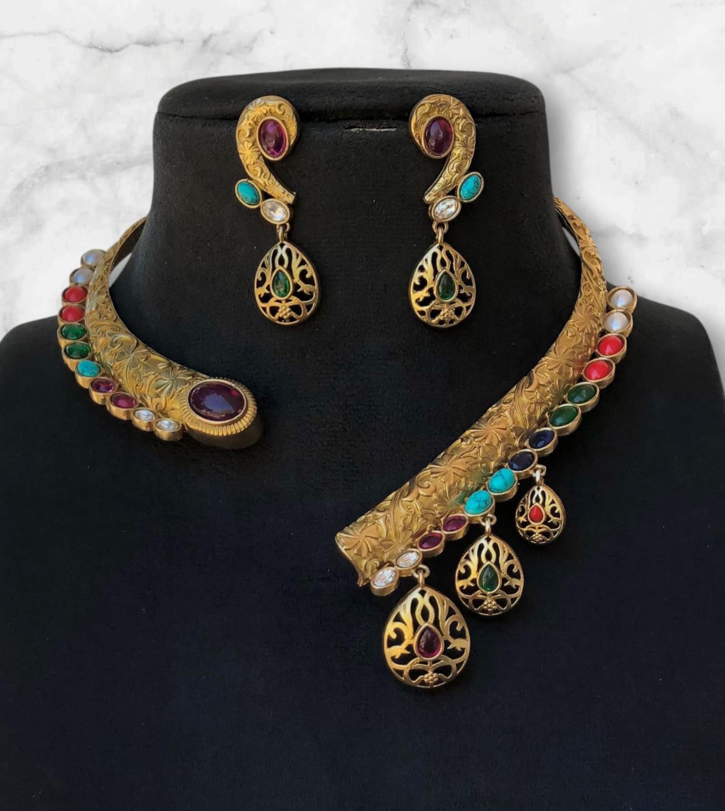 Beautiful Ahana Gold Plated Collar Hasli With Earrings