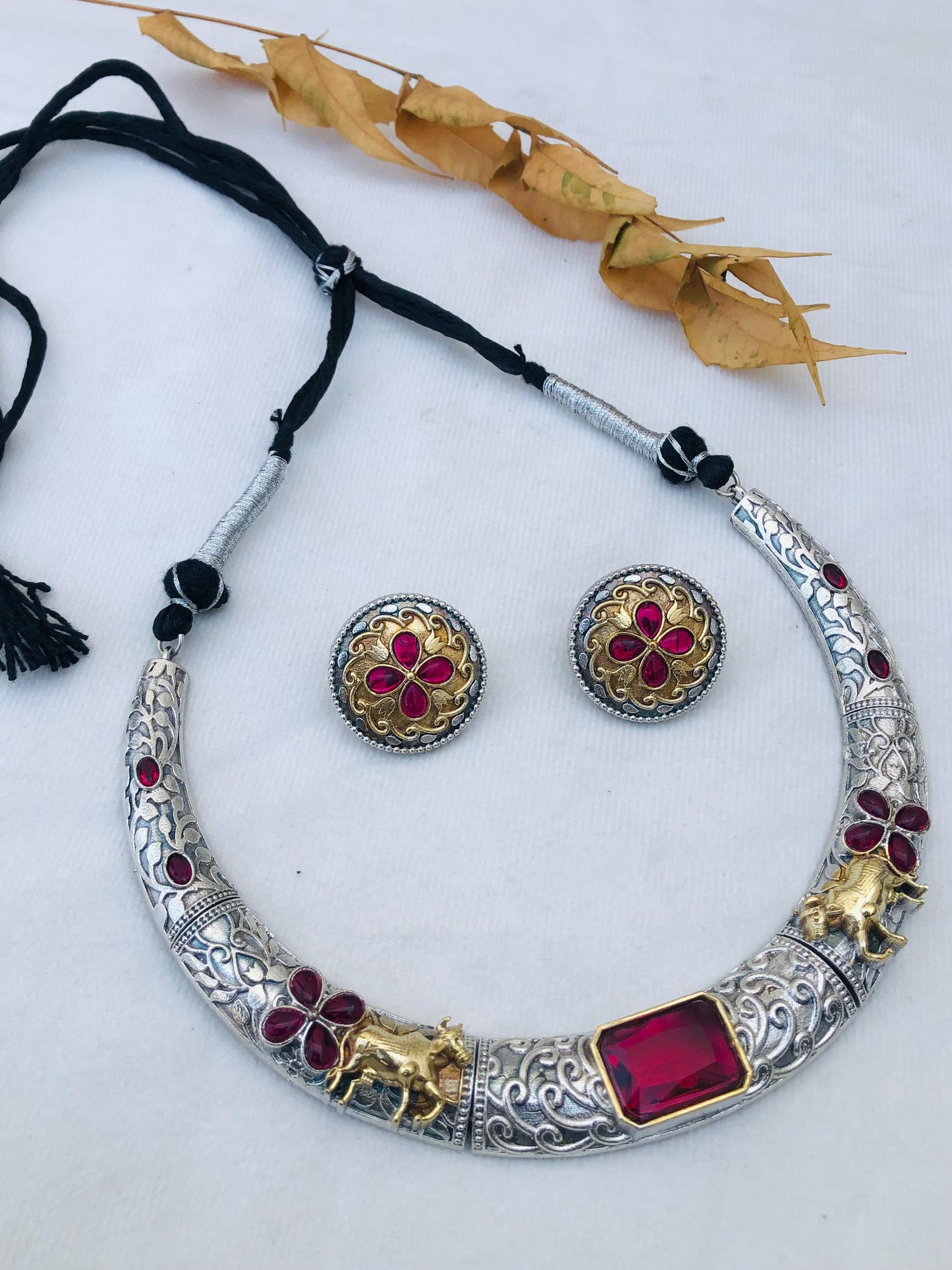 Beautiful Dula Tone Hasli With Earrings