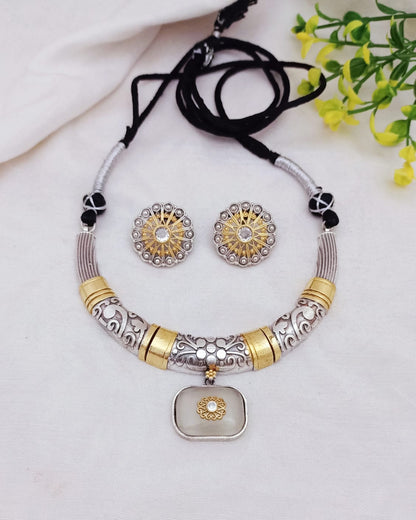 Aamani Dual tone Hasli with Earring