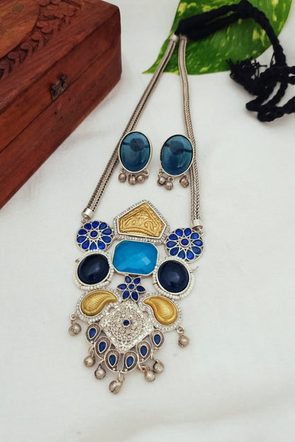 Beautiful Handcrafted Silver-Plated  Fusion Necklace with Earrings