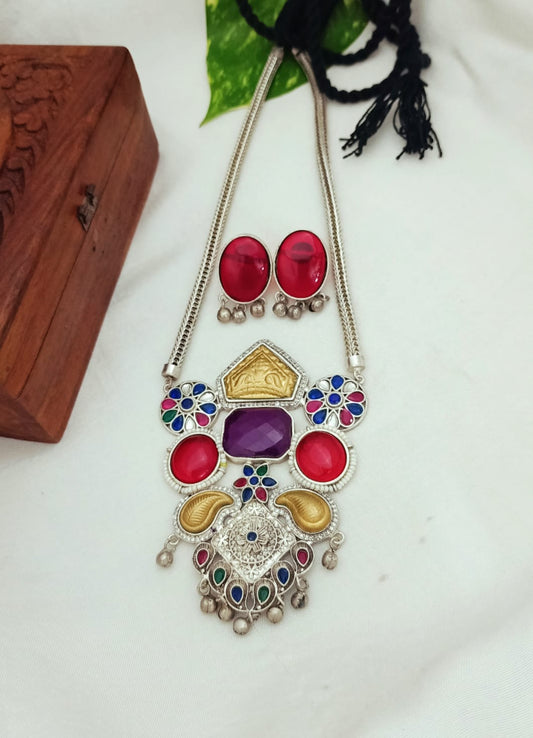 Beautiful Handcrafted Silver-Plated  Fusion Necklace with Earrings