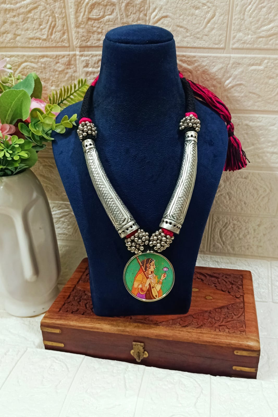 Beautiful Designer Hasli Style Painting Necklace