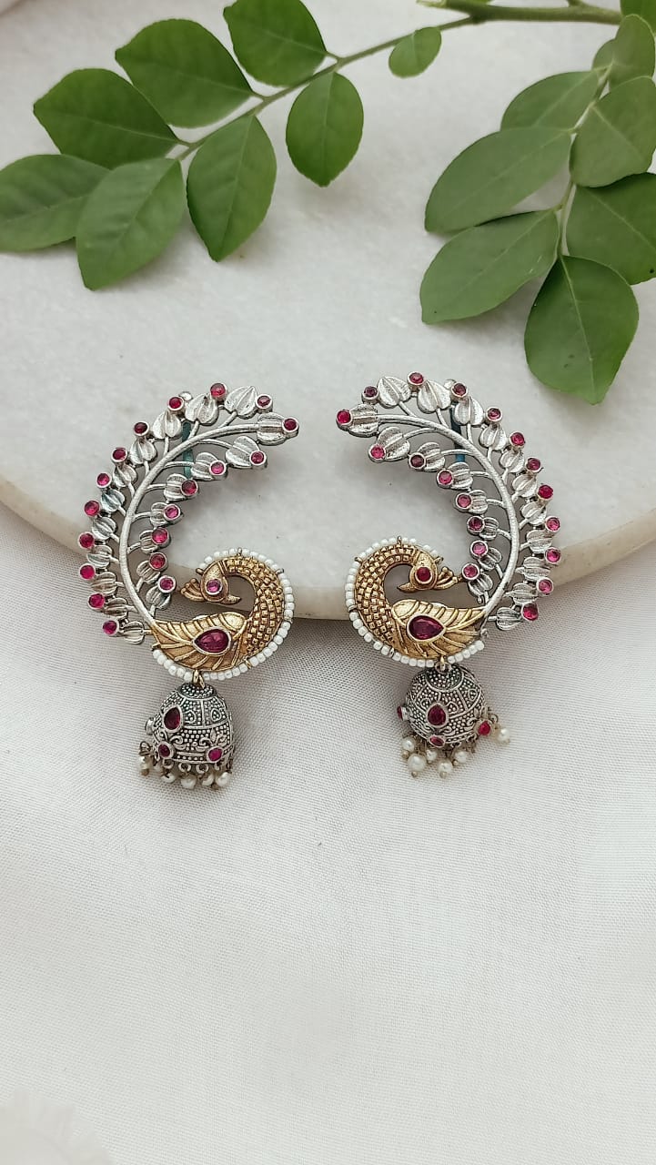 Morni Statement Vintage Dual Tone Leaf Motif Earcuff