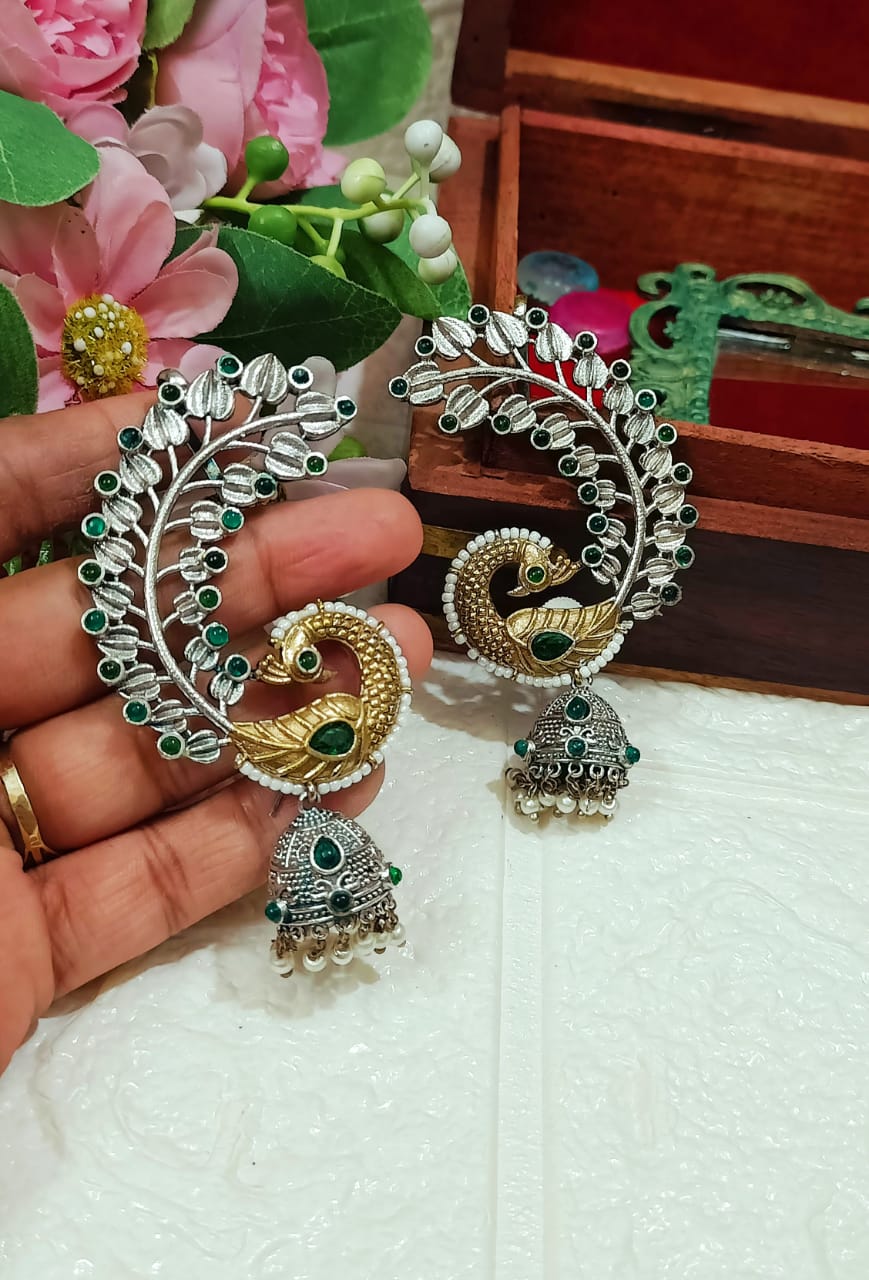 Morni Statement Vintage Dual Tone Leaf Motif Earcuff