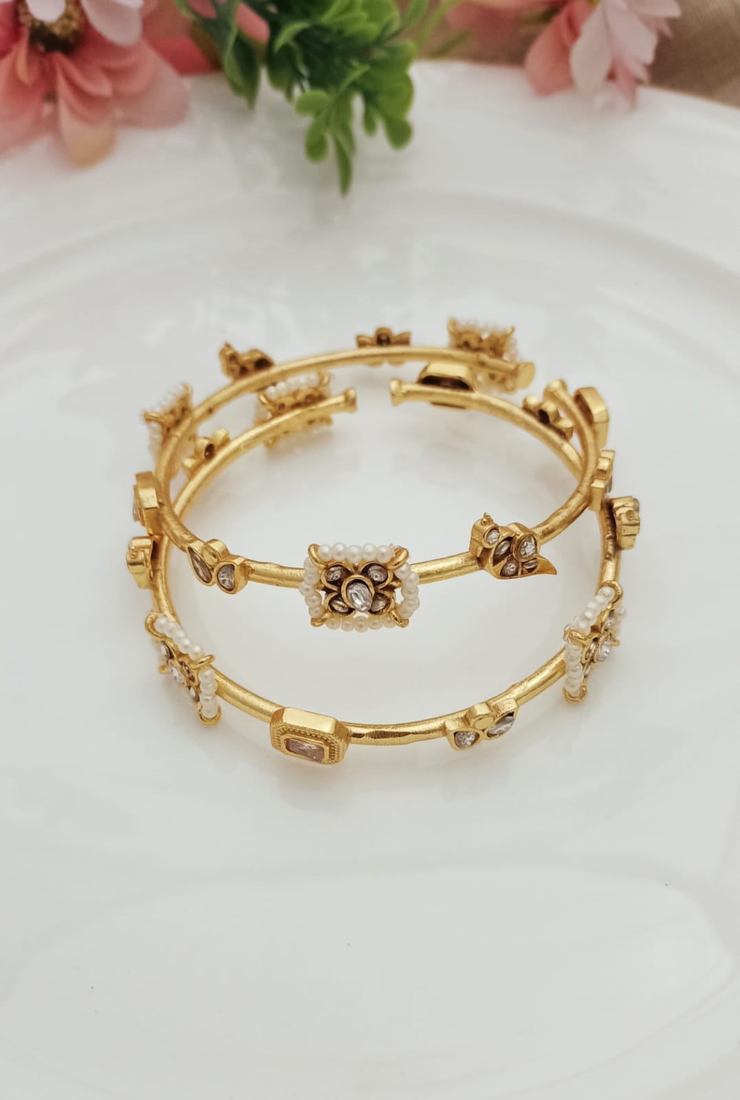 ISHA Gold Plated Bird motif openable bangle