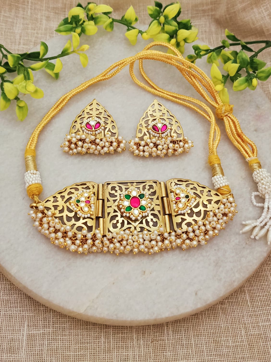 Zoya Gold Plated Jadau kundan Fusion choker with earrings