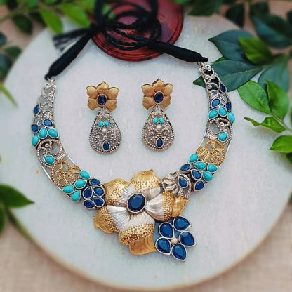 Asmi Dual Tone flower design Neckpiece with Earrings