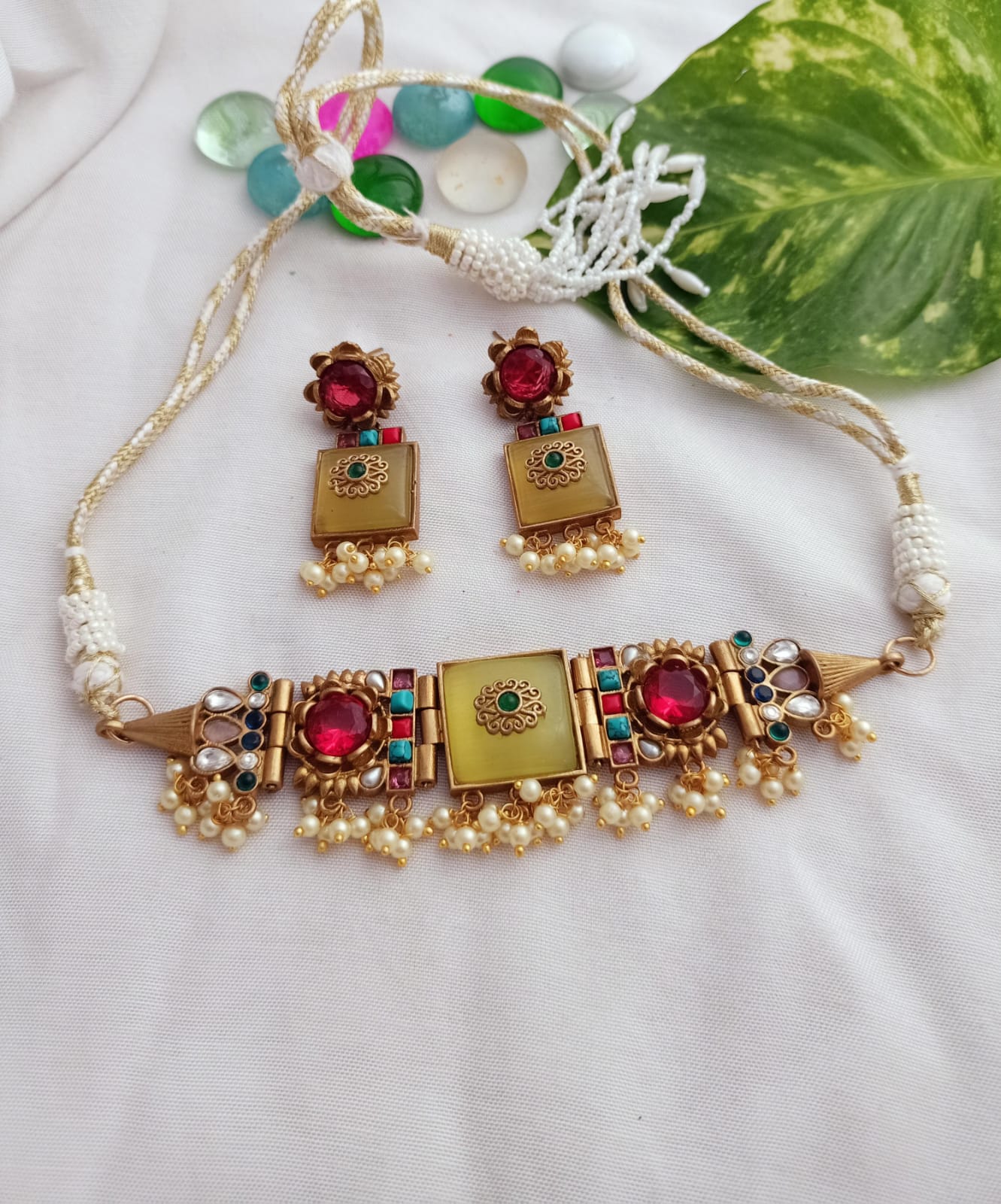 Shuhani Antique gold choker with Earrings