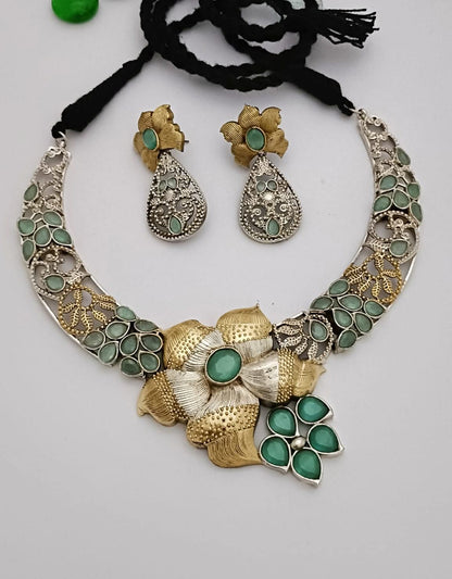 Asmi Dual Tone flower design Neckpiece with Earrings