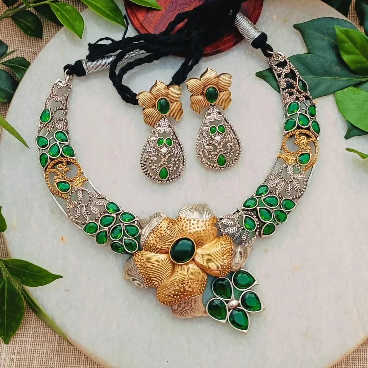 Asmi Dual Tone flower design Neckpiece with Earrings