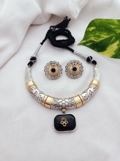 Aamani Dual tone Hasli with Earring