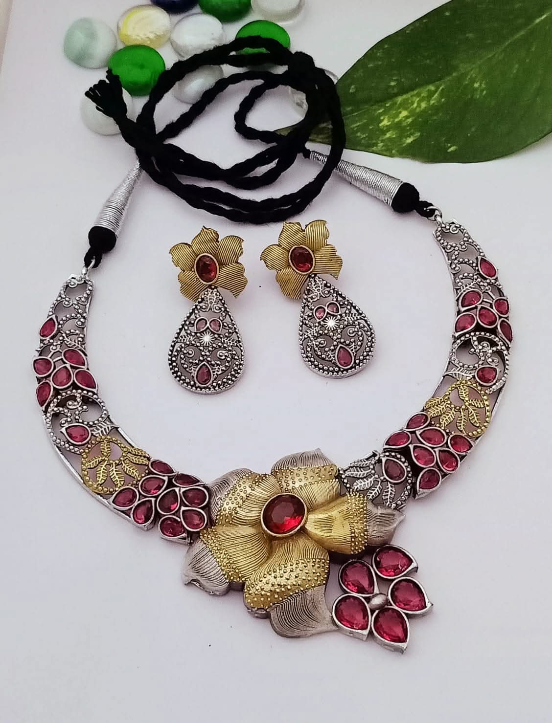Asmi Dual Tone flower design Neckpiece with Earrings