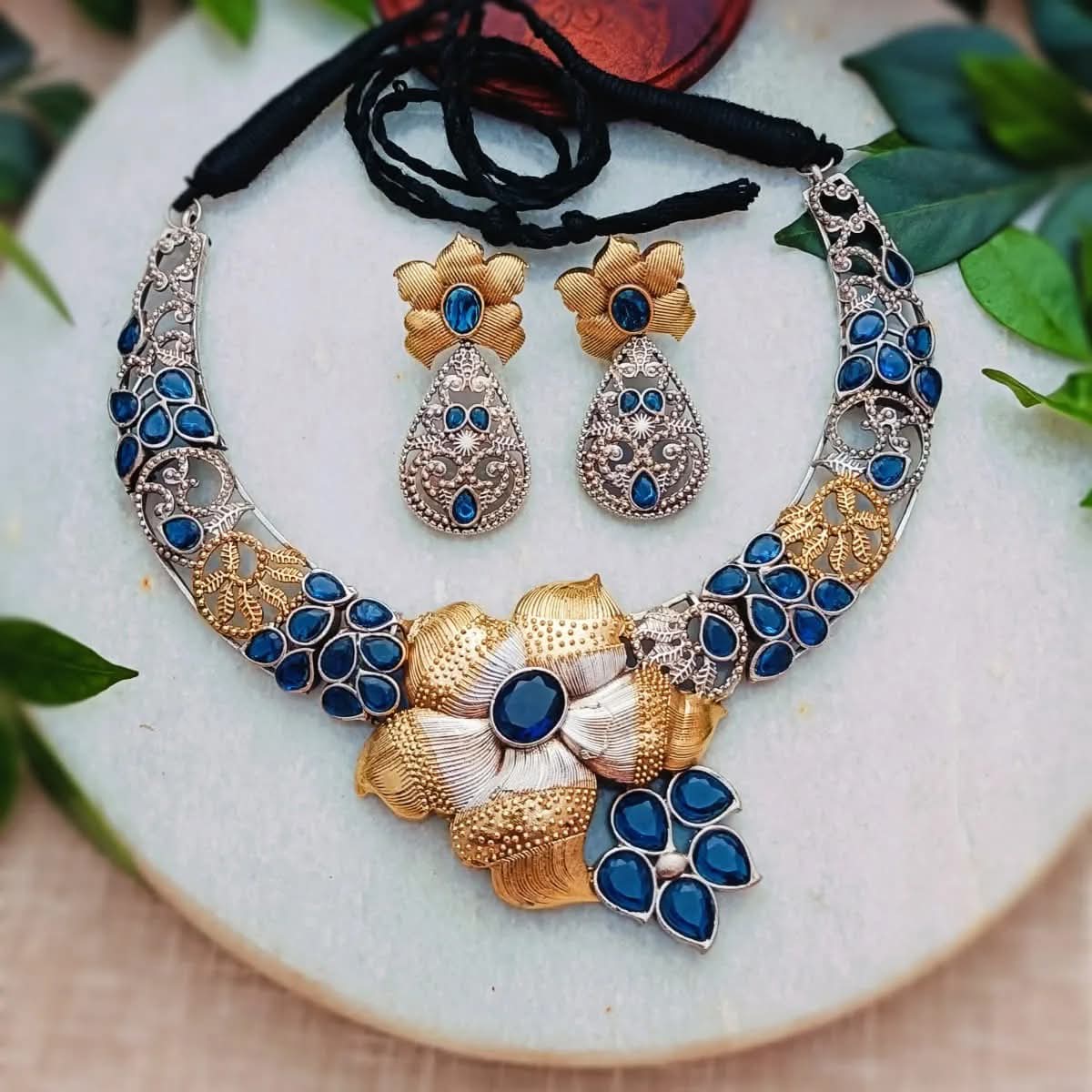 Asmi Dual Tone flower design Neckpiece with Earrings