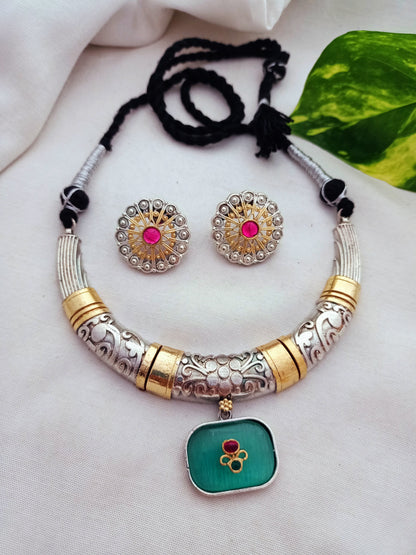 Aamani Dual tone Hasli with Earring